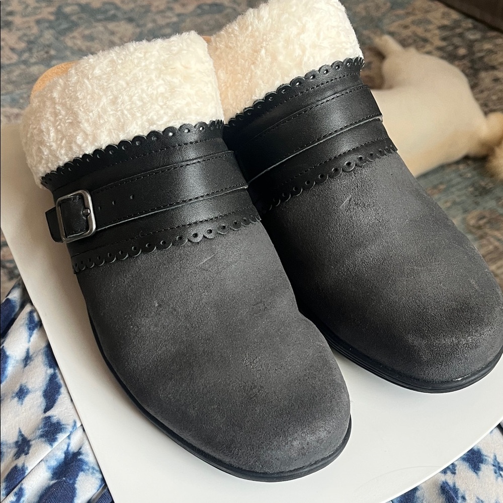 Cozy Black and Cream Women's Mules Never Worn